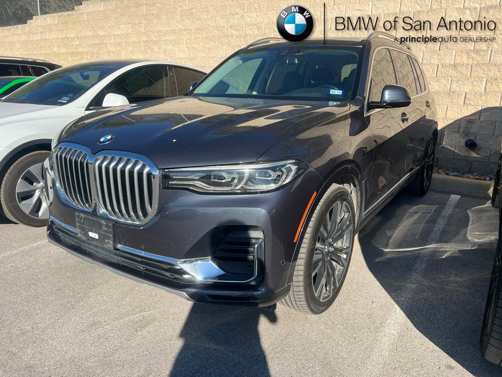 2020 BMW X7 40i's photo