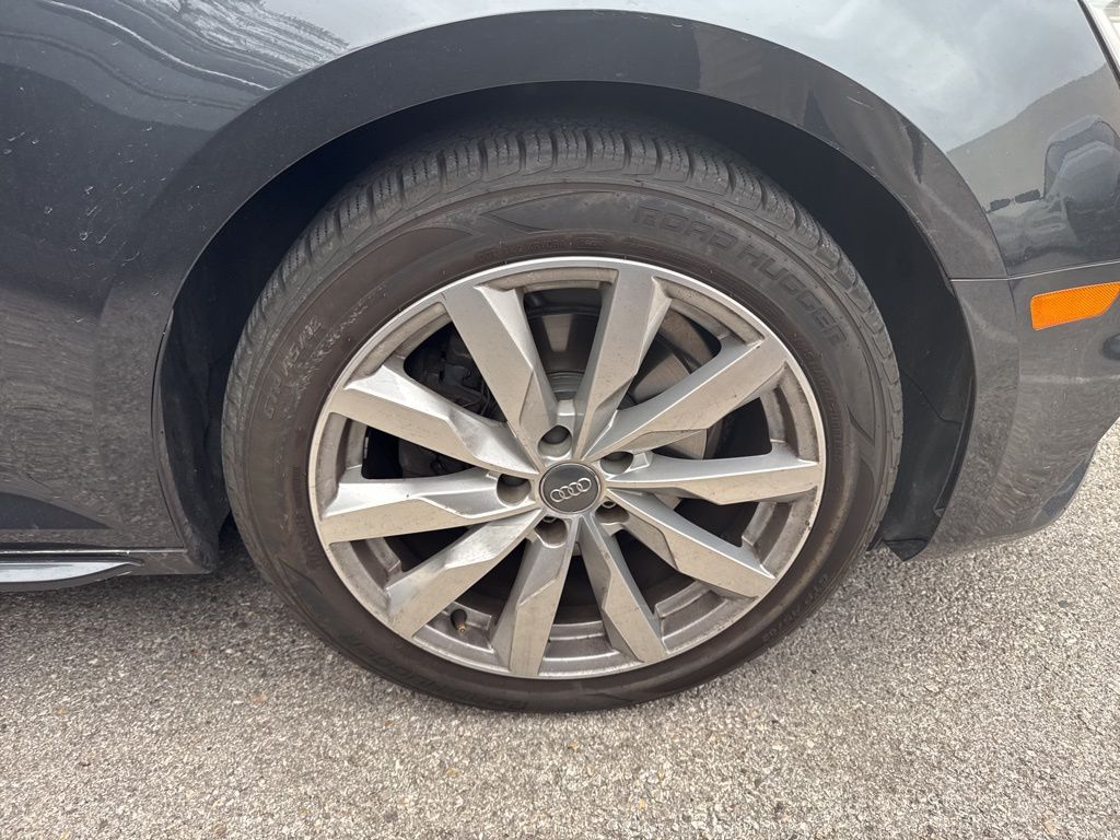 2018 Audi A4 2.0T Ultra Premium photo 3
