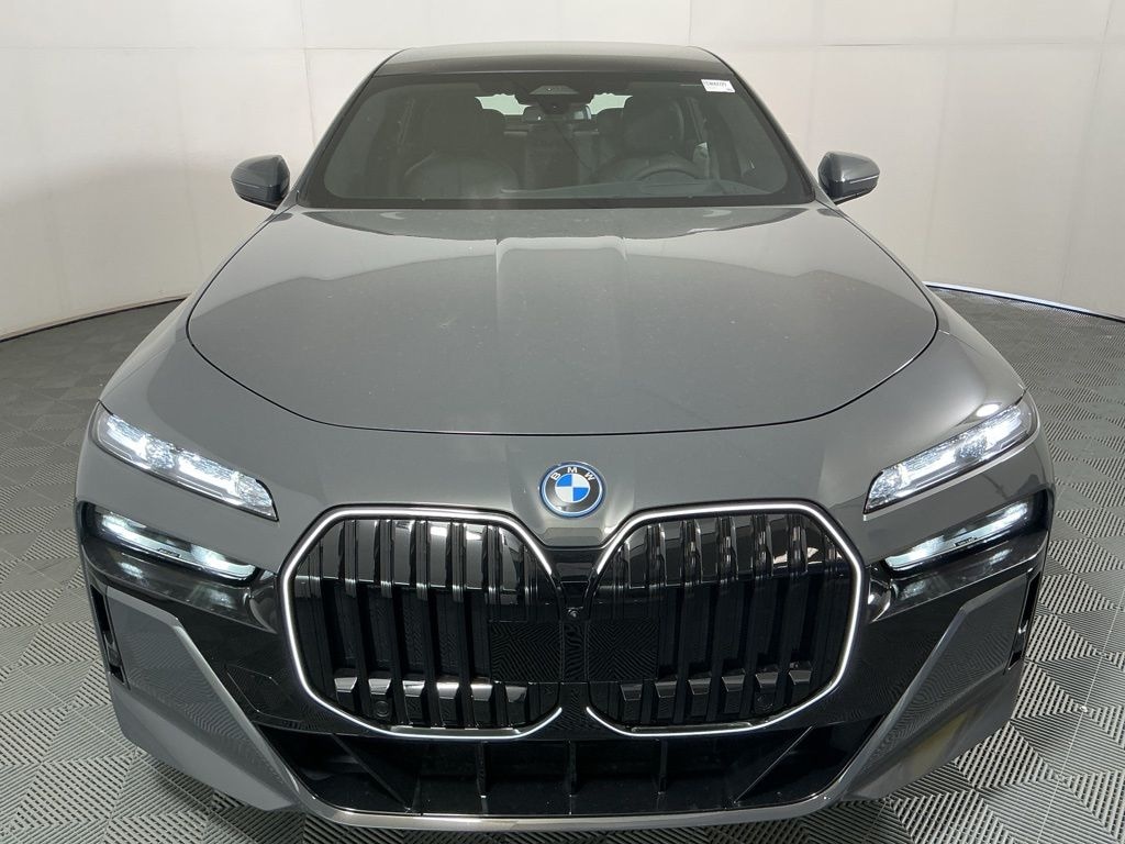 New 2026 BMW 750e xDrive Sedan