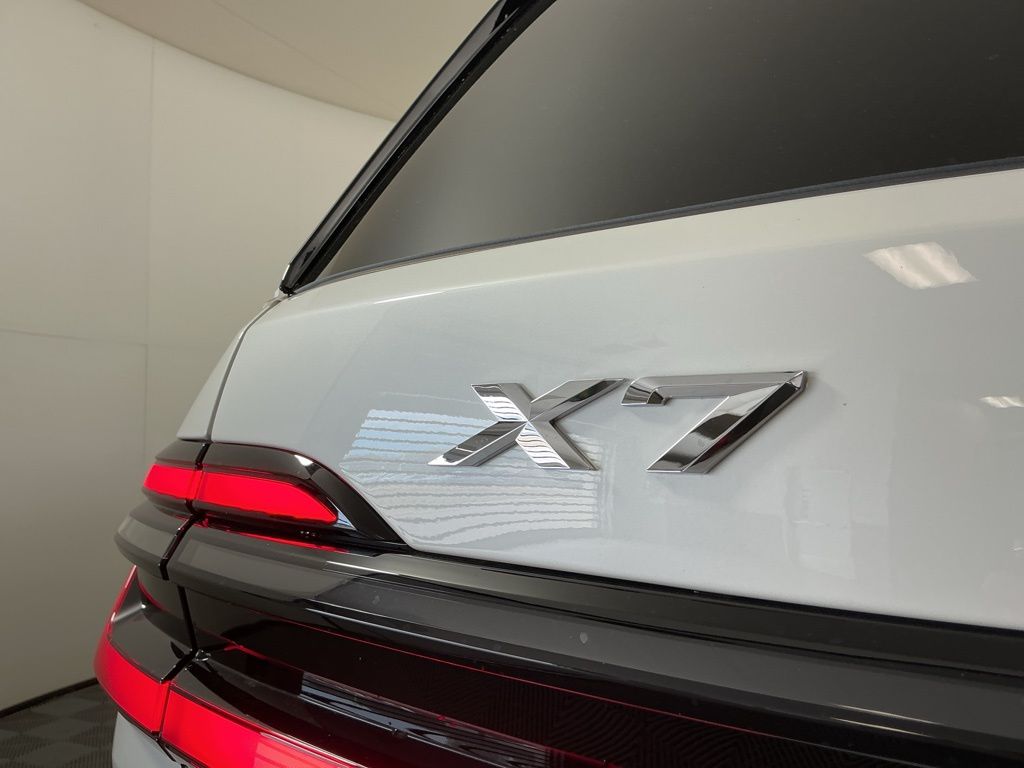 2026 BMW X7 40i - Photo 8