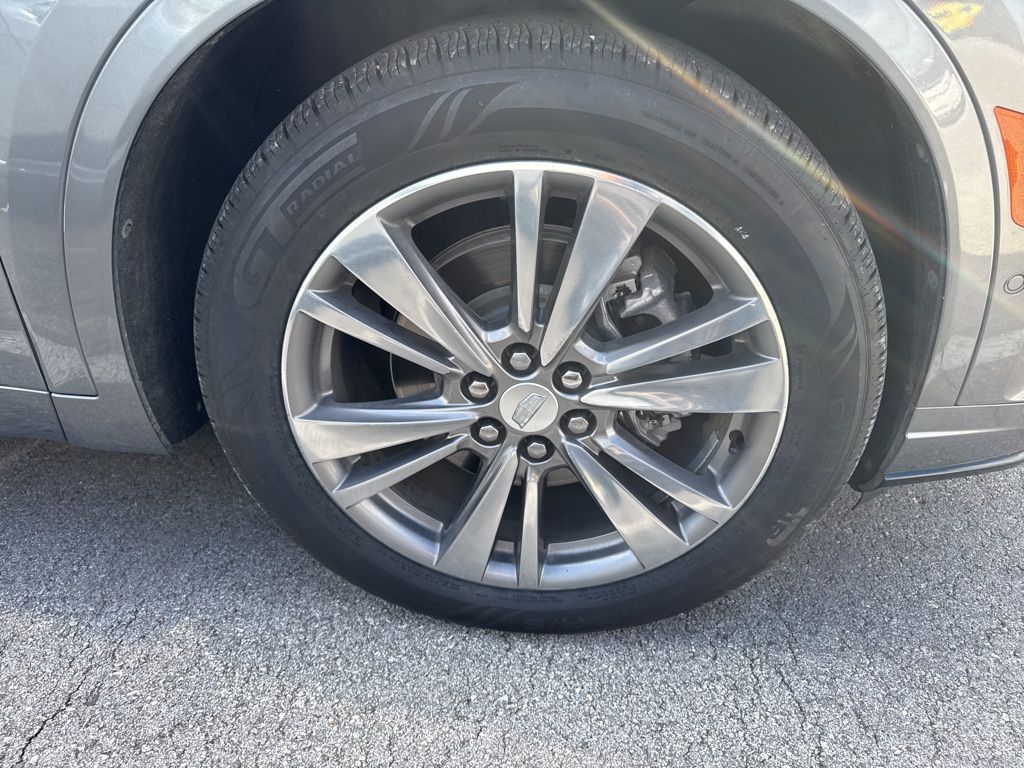 2022 Cadillac XT6 Premium Luxury photo 3