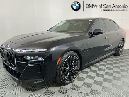 2025 BMW 750e xDrive Sedan