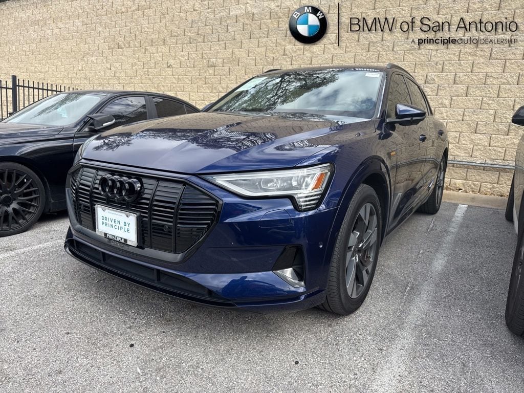 2022 Audi e-tron Premium