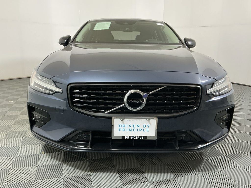 Used 2022 Volvo S60 B5 FWD Momentum Sedan