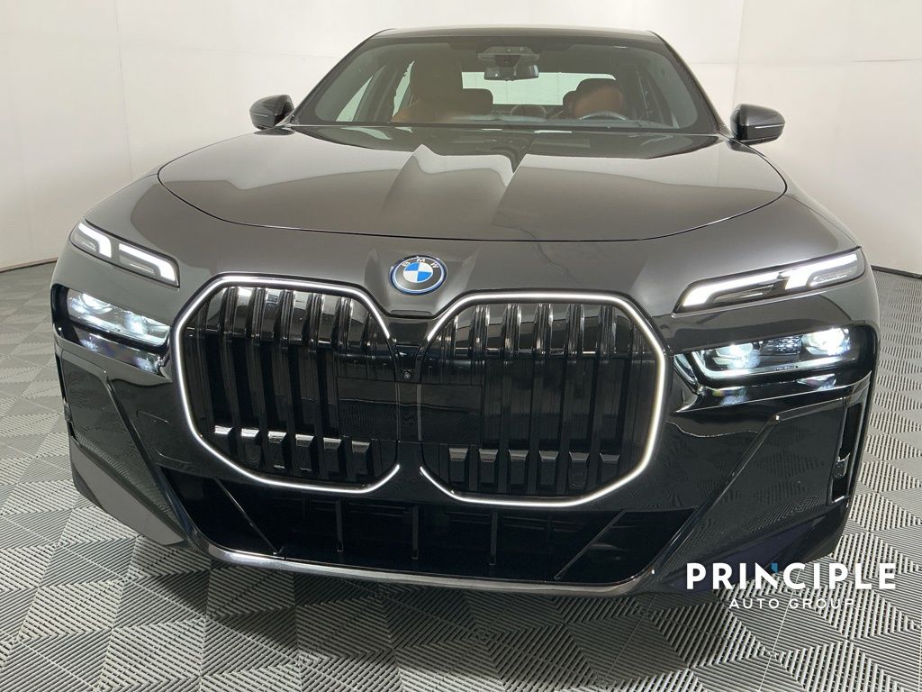 Used 2025 BMW i7 xDrive60 with VIN WBY53EJ04SCT66570 for sale in San Antonio, TX