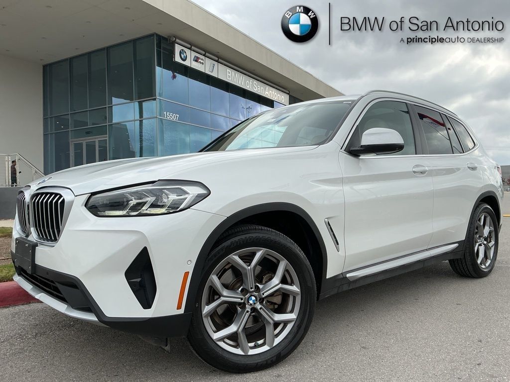 2023 BMW X3 30i's photo