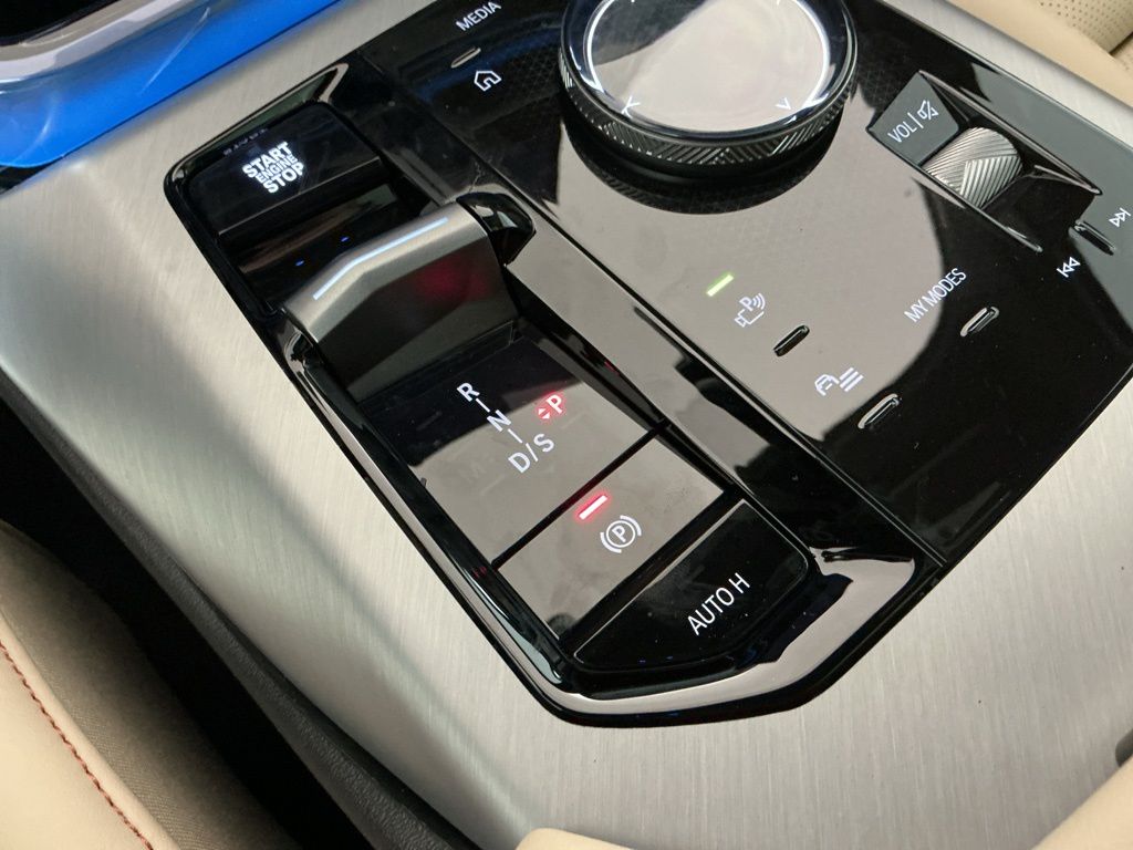 2026 BMW X3 30 - Photo 16