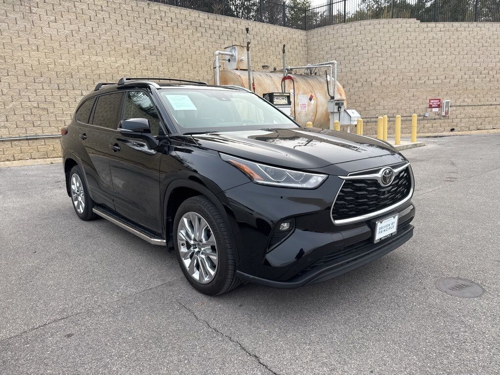 Used 2022 Toyota Highlander Limited SUV