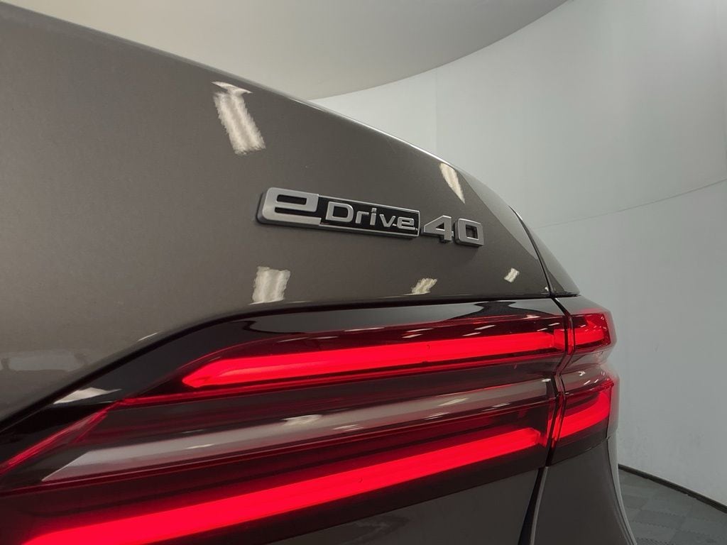 2026 BMW i5 40 - Photo 7