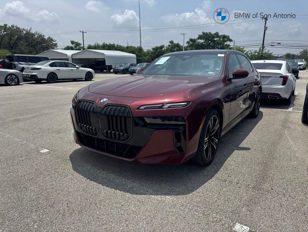 2025 BMW 7 Series 740i xDrive Sedan's photo