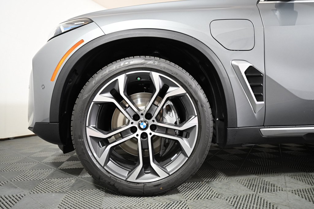 2026 BMW X5 50e - Photo 9