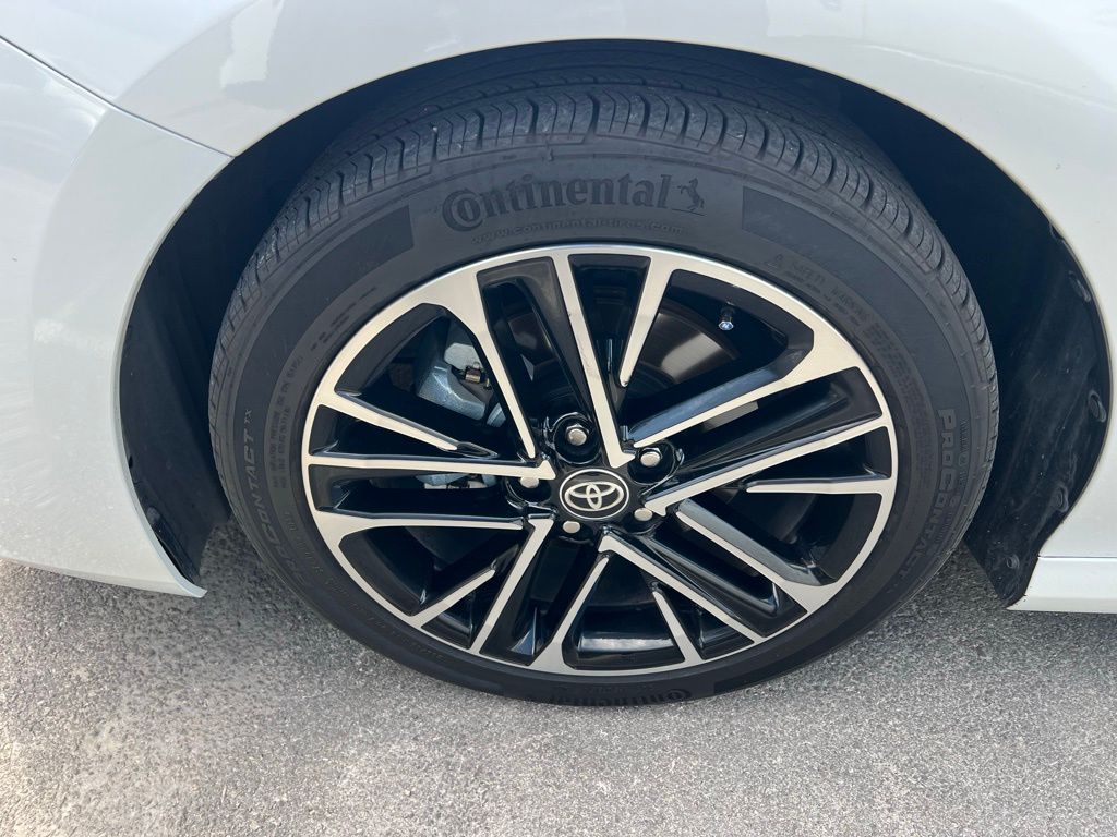 2025 Toyota Camry XLE photo 3