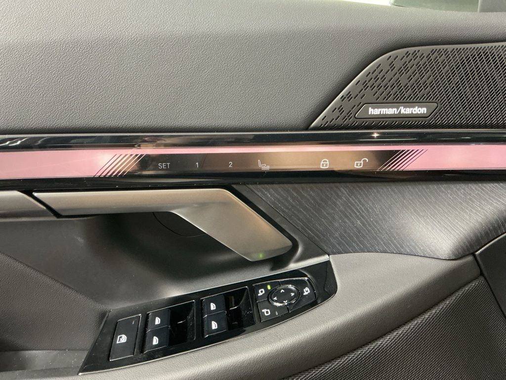 2026 BMW i5 40 - Photo 22