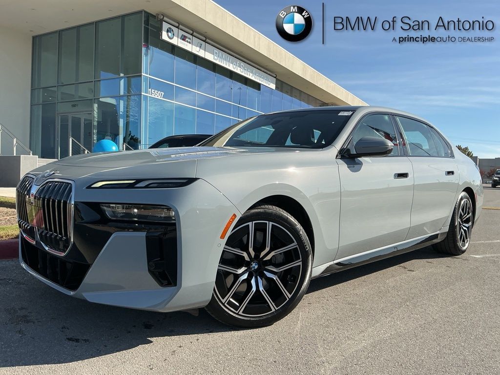 2023 BMW 7 Series 760i's photo