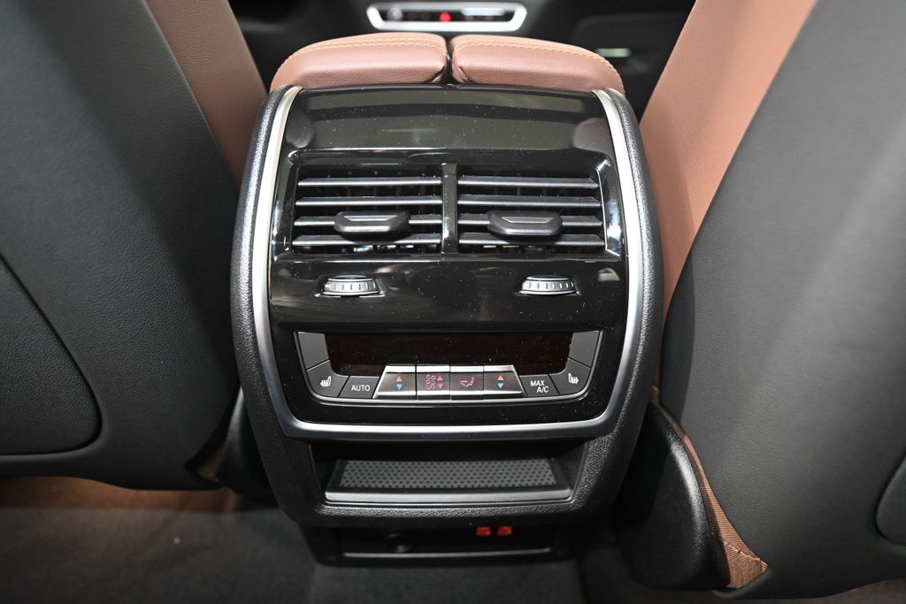 2026 BMW X5 50e - Photo 32