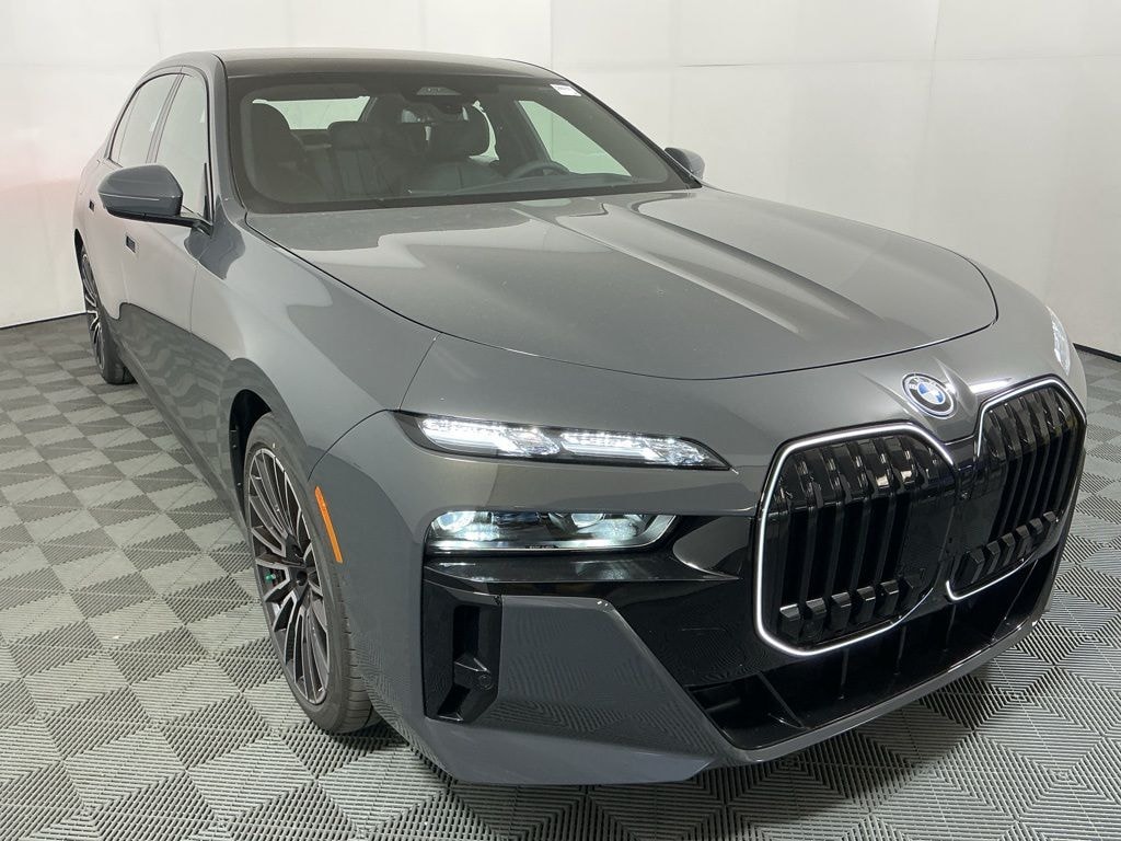 New 2026 BMW 750e xDrive Sedan