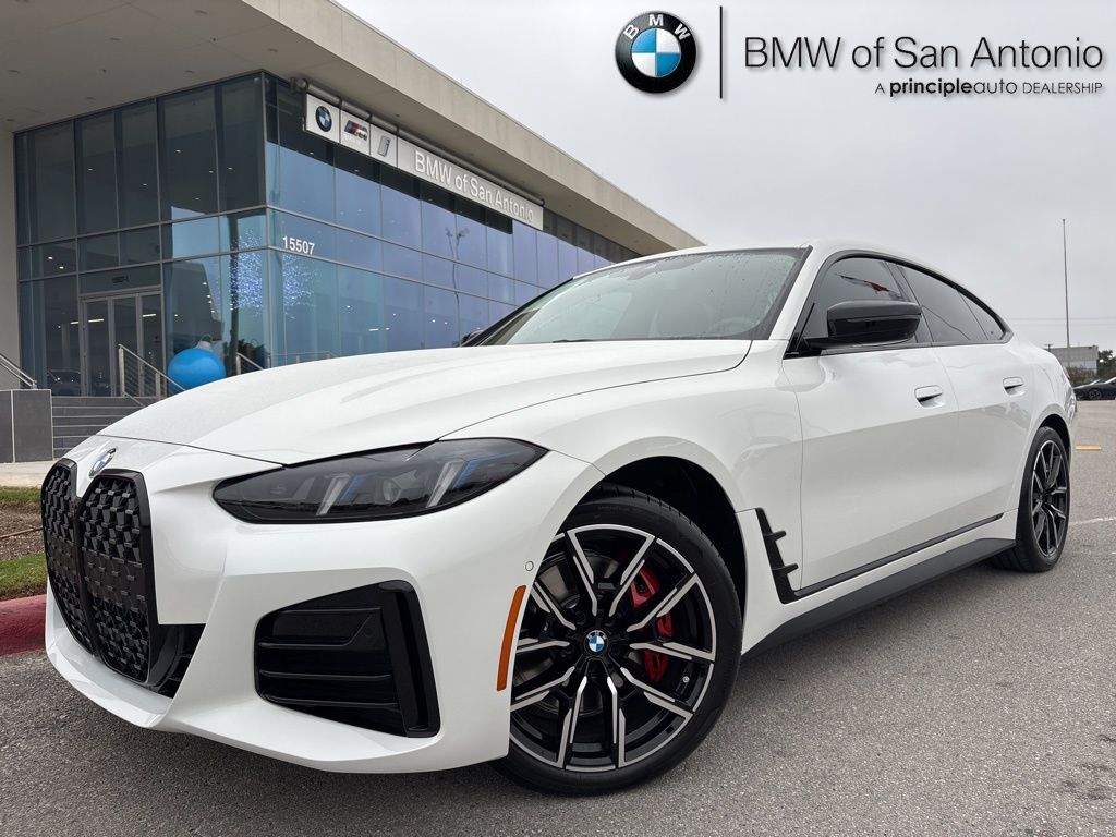 2025 BMW 4 Series 430i's photo
