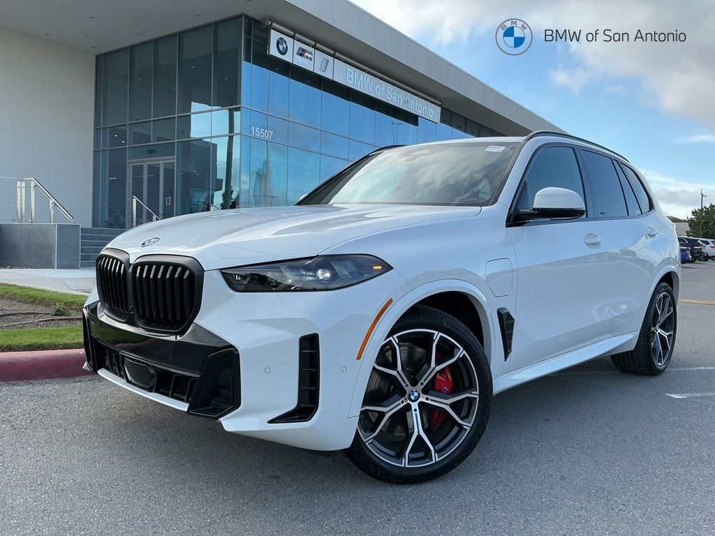 2026 BMW X5 xDrive50e's photo