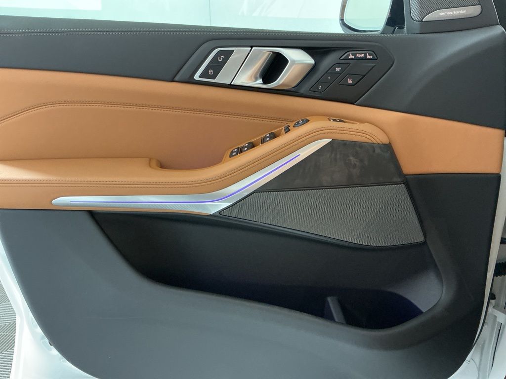 2026 BMW X7 40i - Photo 17
