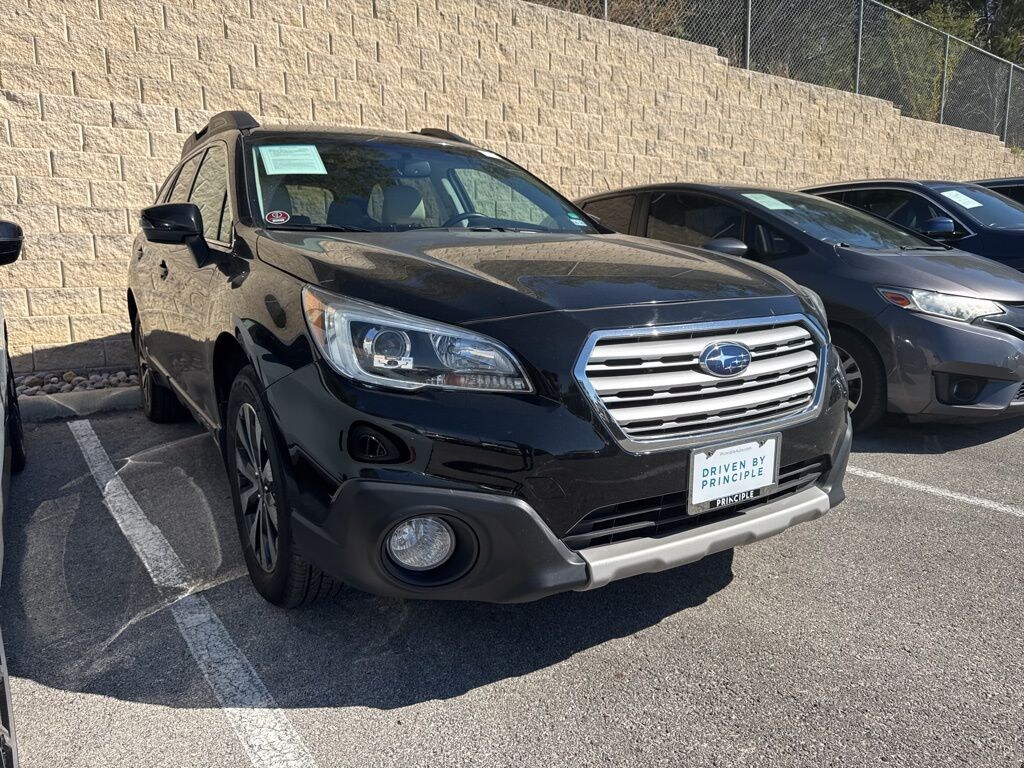 Used 2015 Subaru Outback 2.5i Limited w/Moonroof/KeylessAccess/Nav/EyeSight SUV