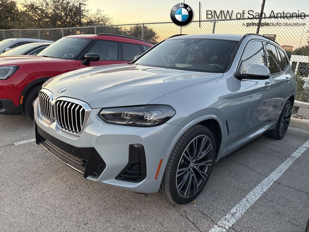2022 BMW X3 30i's photo