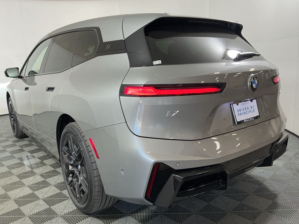 2026 BMW iX 45 - Photo 7