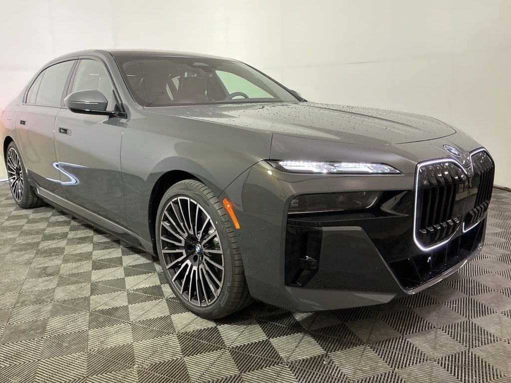 New 2026 BMW 750e xDrive Sedan