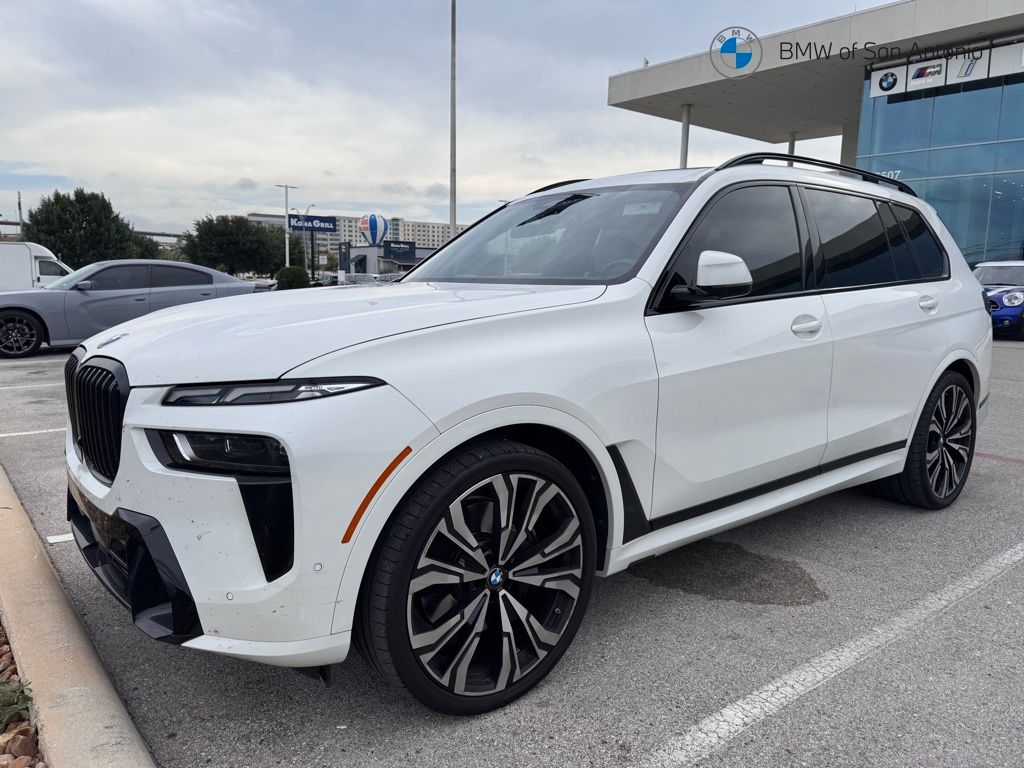 2023 BMW X7 xDrive40i's photo