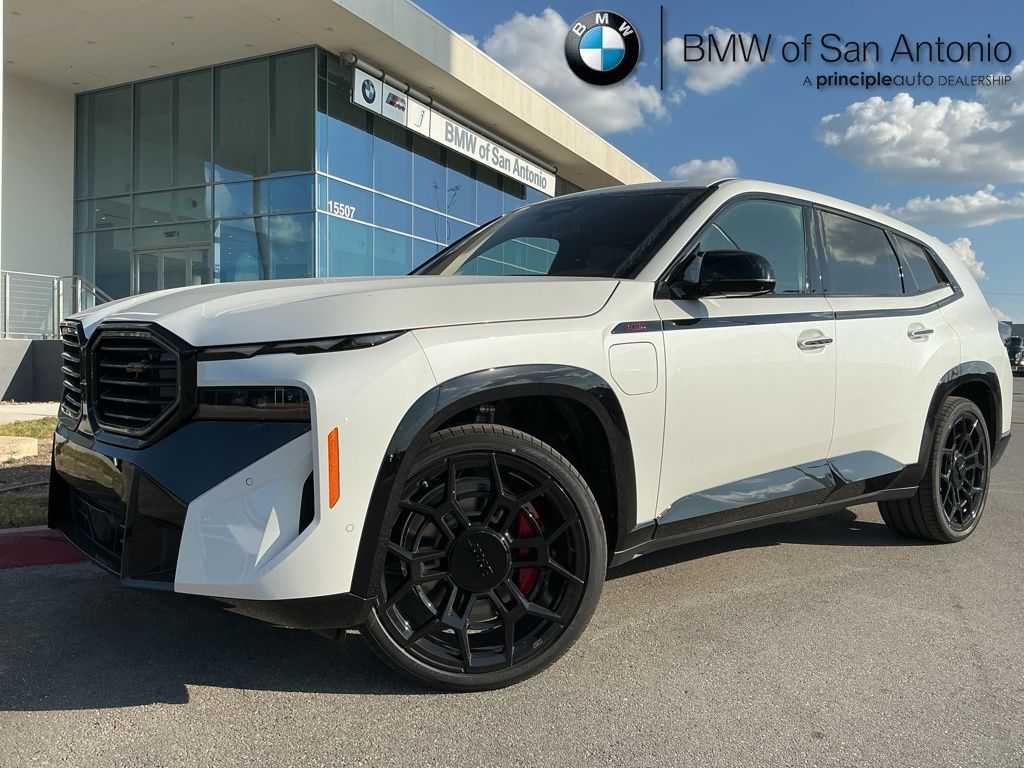 2026 BMW XM Base's photo