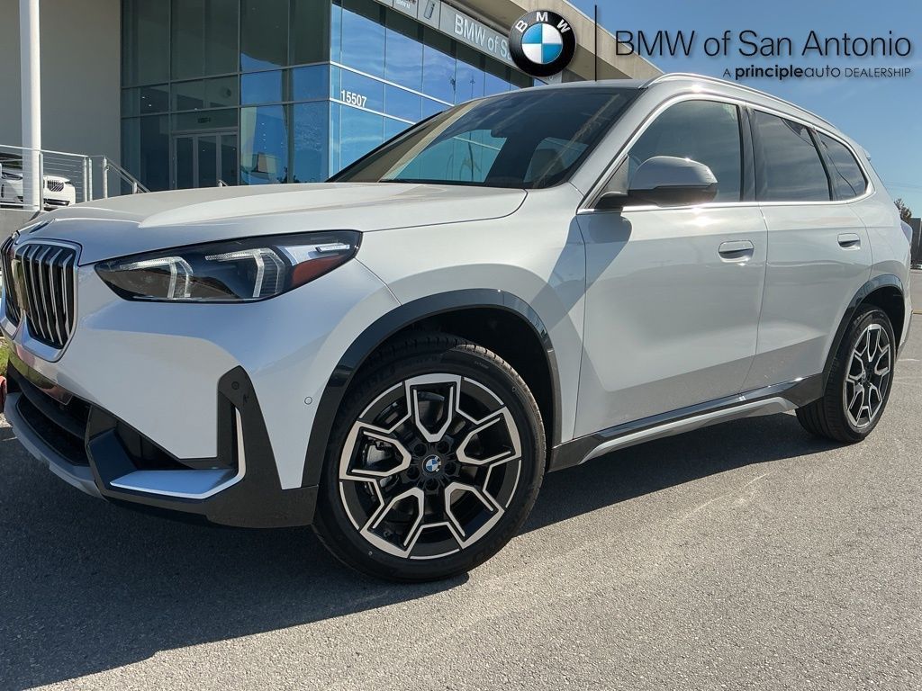 2026 BMW X1 28i's photo