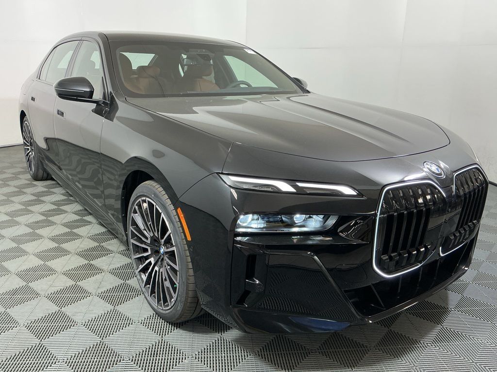 2026 Bmw 750e photo 3
