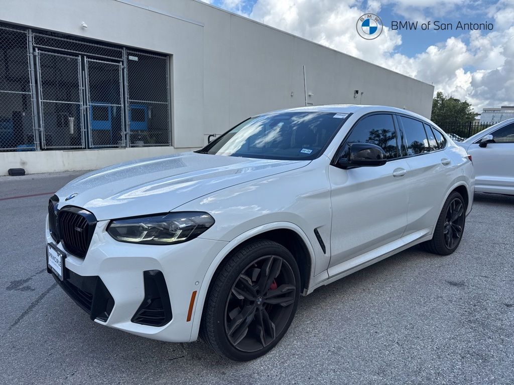 2023 BMW X4 M40i's photo