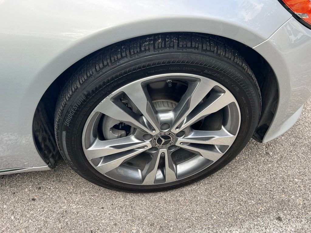 2020 Mercedes Benz C 300 Sedan photo 3