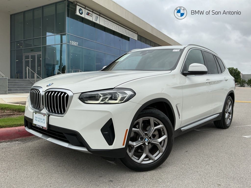 2023 BMW X3 sDrive30i's photo