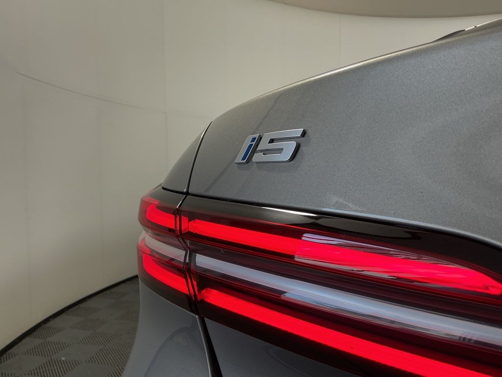 2026 BMW i5 40 - Photo 8