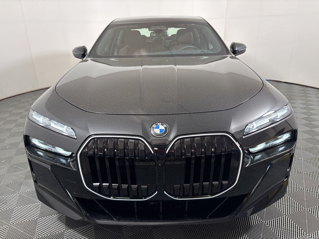 2025 Bmw 760i xDrive photo 2