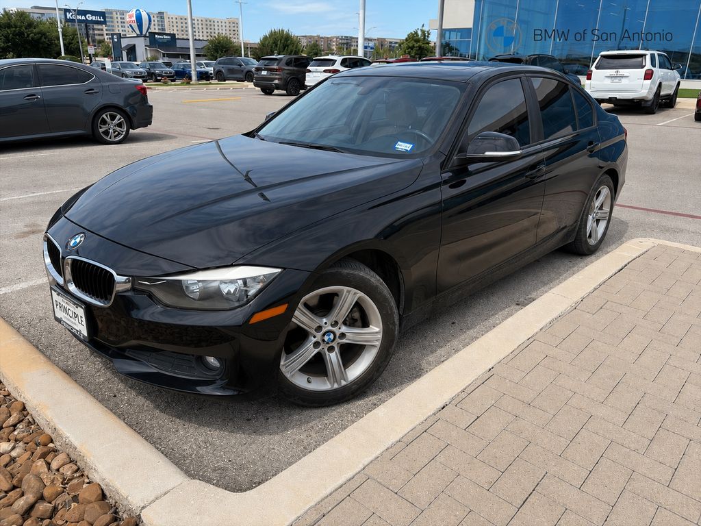 2015 BMW 3 Series 320i xDrive Sedan's photo