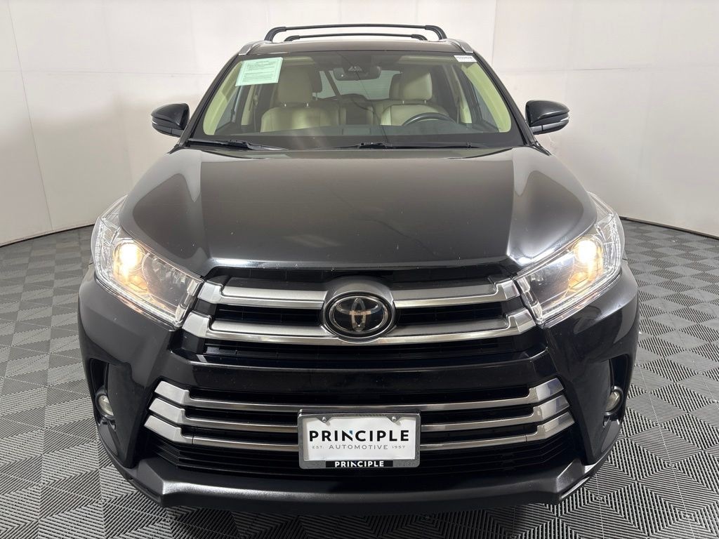 Used 2017 Toyota Highlander Limited V6 SUV