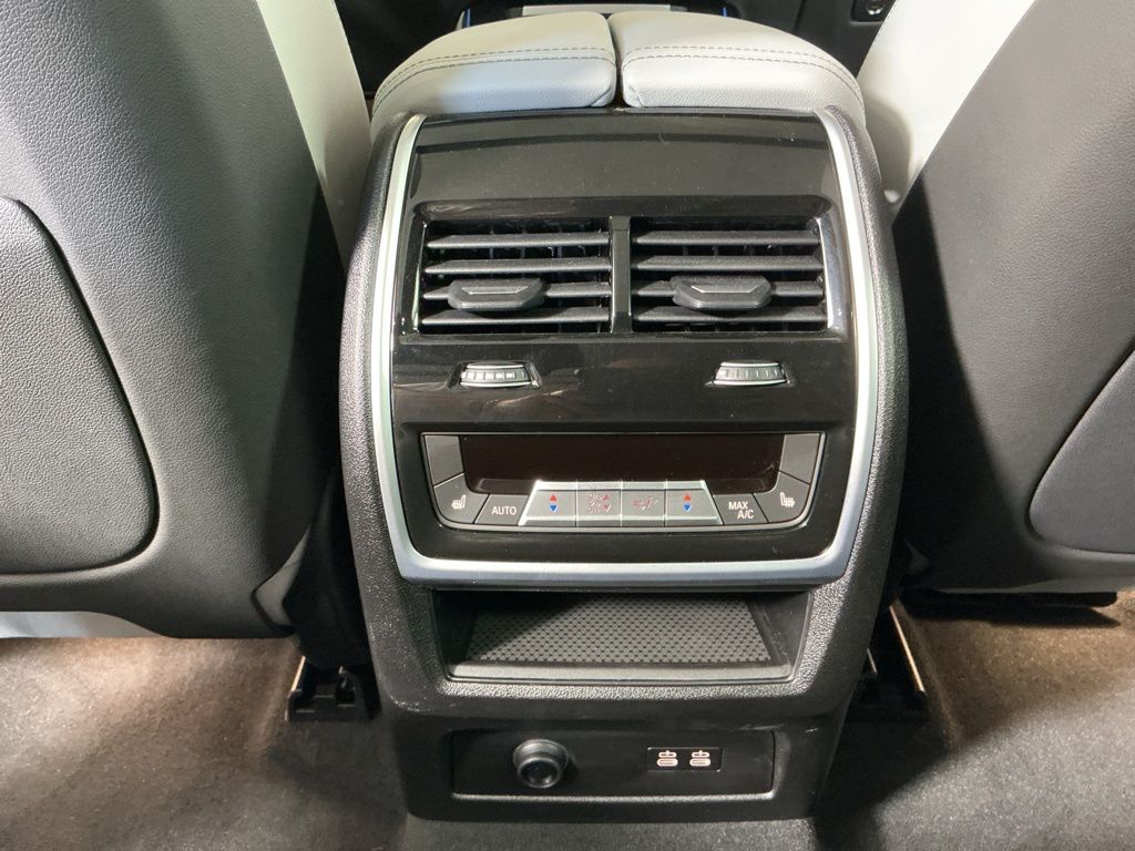 2026 BMW X5 50e - Photo 30