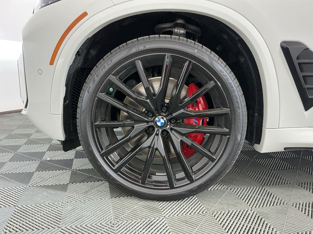 2026 BMW X5 M60i - Photo 34