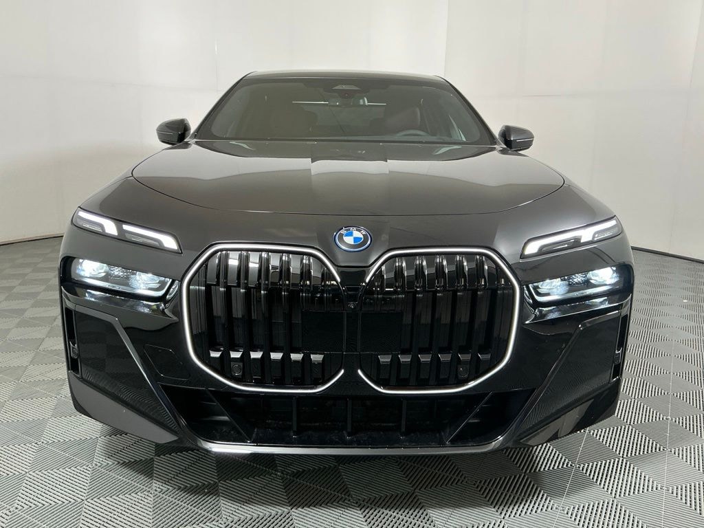 New 2026 BMW 750e xDrive Sedan