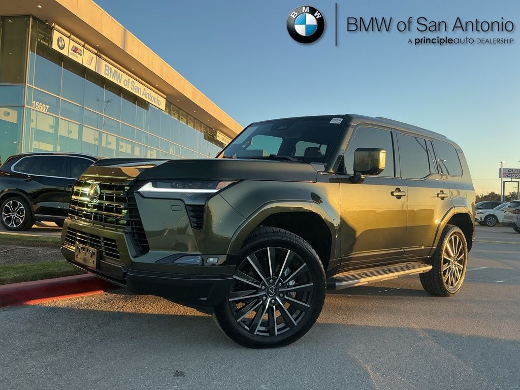 2025 Lexus GX Premium's photo