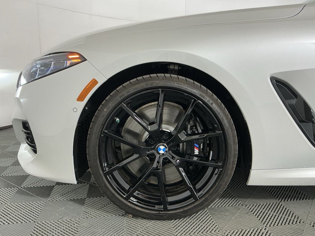 2026 BMW 8 Series 840i - Photo 9