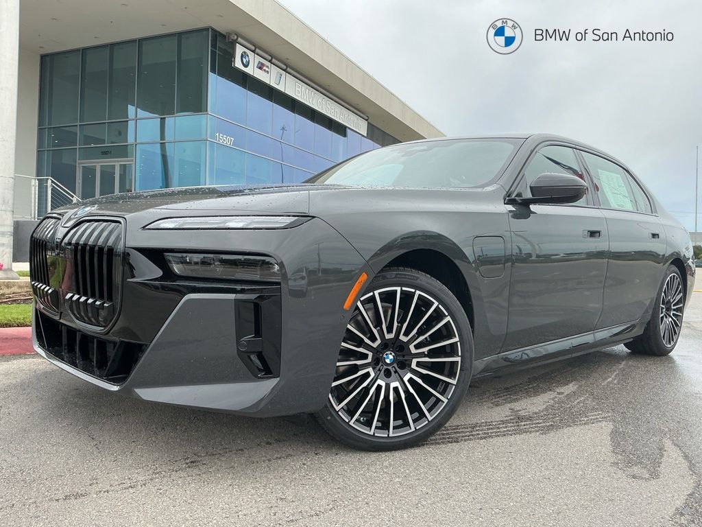 2026 BMW 7 Series 750e xDrive Sedan's photo