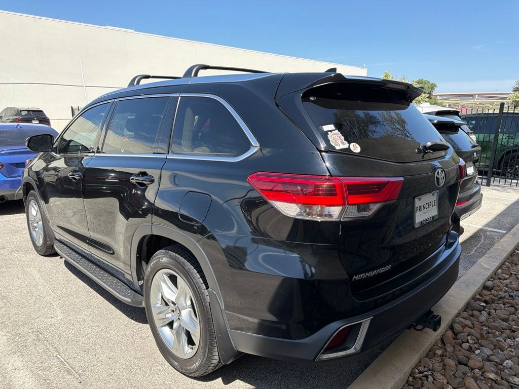 Used 2017 Toyota Highlander Limited V6 SUV