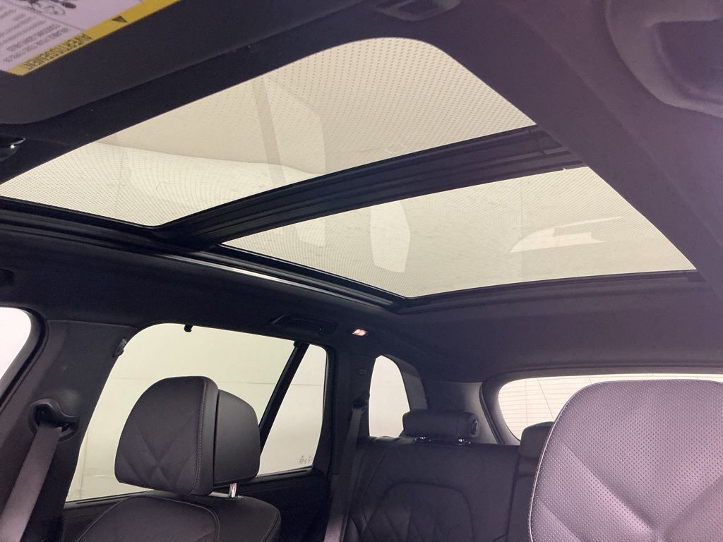 2026 BMW X5 M60i - Photo 23