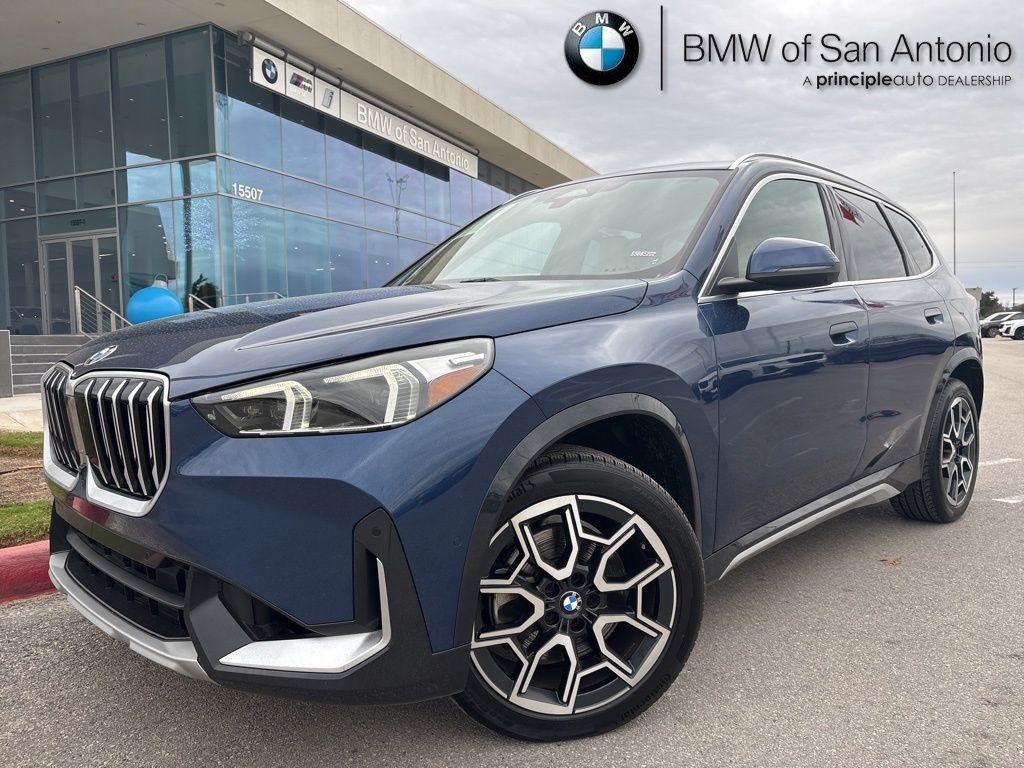 2025 BMW X1 28i's photo