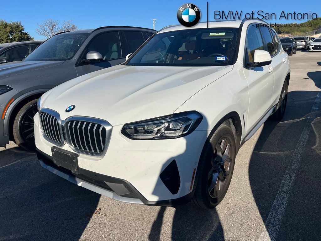 2023 BMW X3 30i's photo
