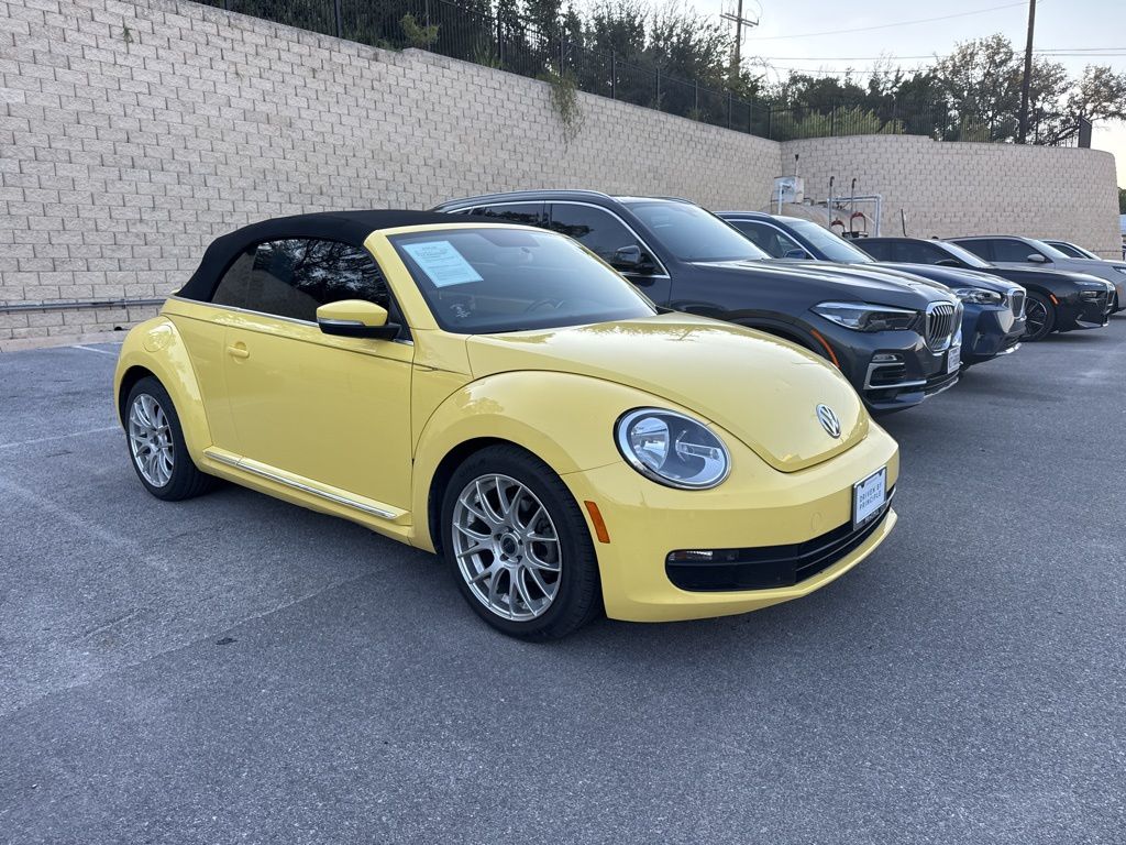 2013 Volkswagen Beetle 2.5L photo 2