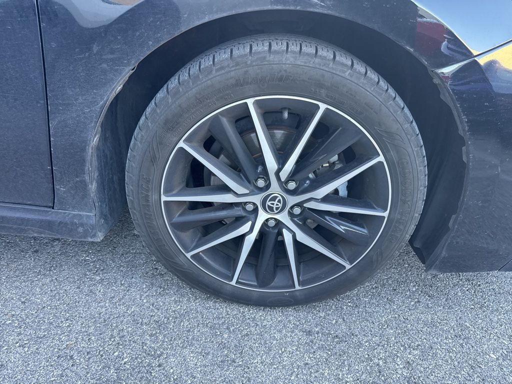 2022 Toyota Camry SE photo 3